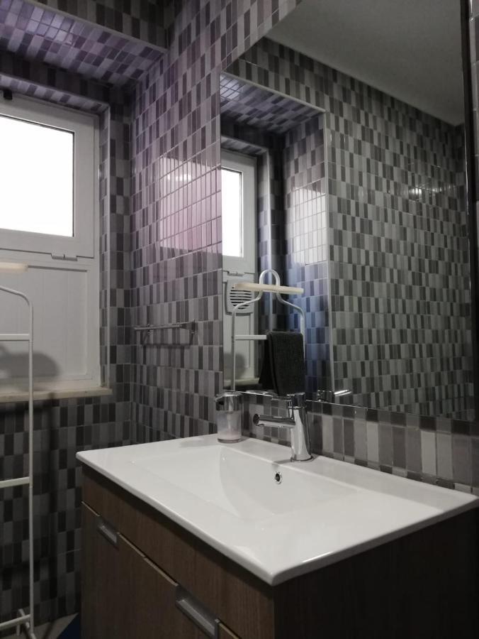 Bed&Shower Moscavide -Self Check-In ภายนอก รูปภาพ